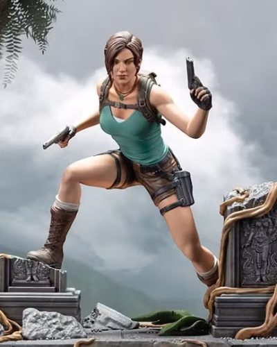 Tomb Raider Lara Croft Statue