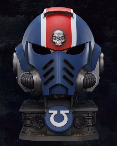 Warhammer 40,000: Space Marine 2 Ultramarines Lieutenant Titus' MKX Wearable Helmet Replica with Display Stand