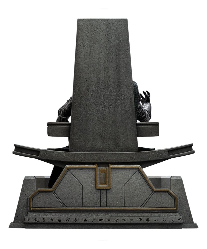 Avengers: Doomsday Art Scale Statue 1/10 Doctor Doom on Throne 22 cm - Image 10