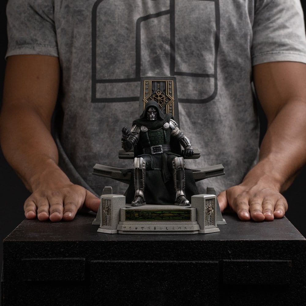 Avengers: Doomsday Art Scale Statue 1/10 Doctor Doom on Throne 22 cm - Image 13