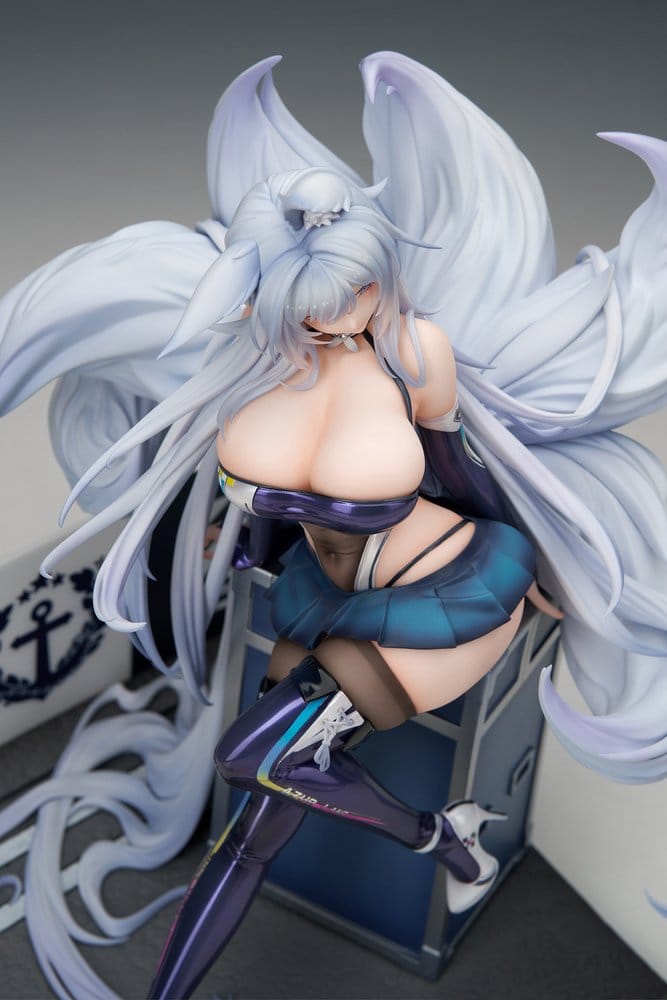 Azur Lane PVC Figure 1/7 Shinano Moonlit Chrome Ver. Acrylic Special Edition w/Display 25 cm - Image 3