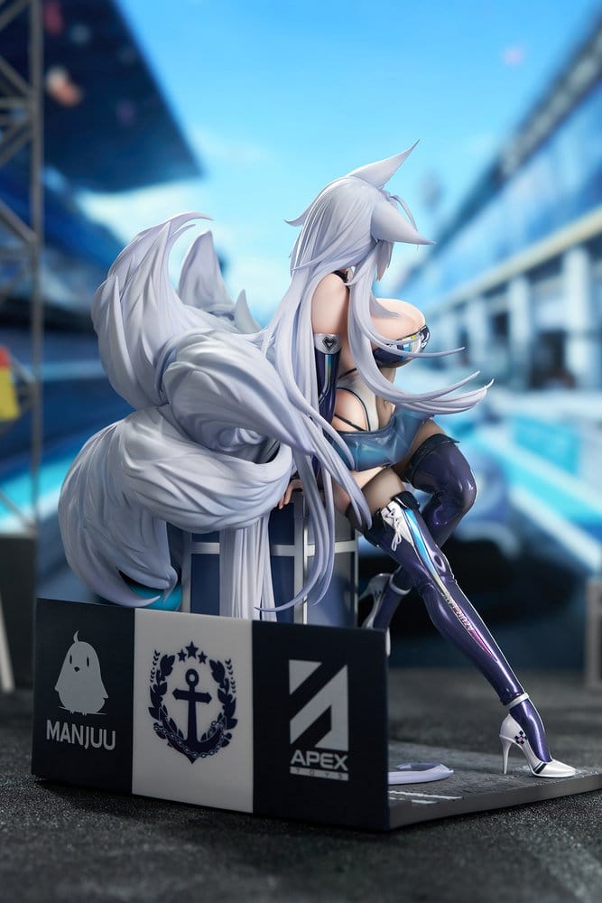 Azur Lane PVC Figure 1/7 Shinano Moonlit Chrome Ver. Acrylic Special Edition w/Display 25 cm - Image 6