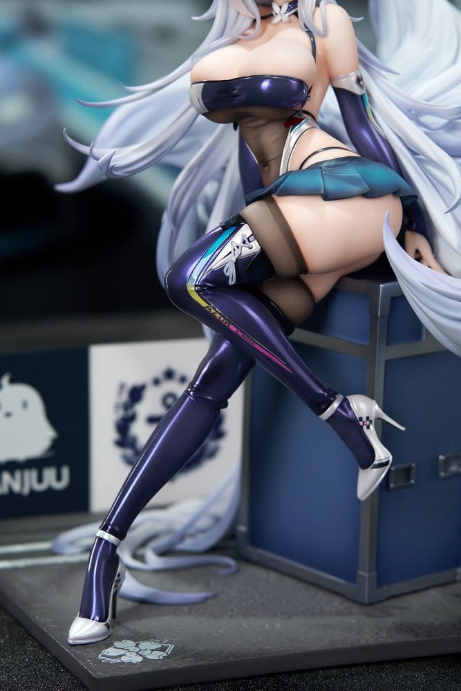 Azur Lane PVC Figure 1/7 Shinano Moonlit Chrome Ver. Acrylic Special Edition w/Display 25 cm - Image 8