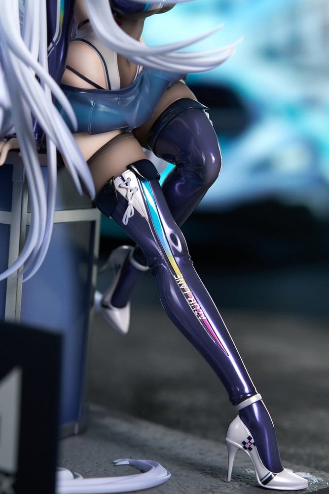 Azur Lane PVC Figure 1/7 Shinano Moonlit Chrome Ver. Acrylic Special Edition w/Display 25 cm - Image 9